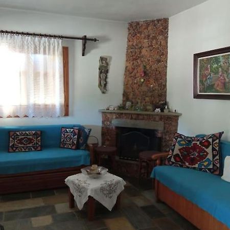 Persefoni'S Traditional House Promirion Exterior photo