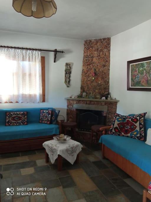 Persefoni'S Traditional House Promirion Exterior photo